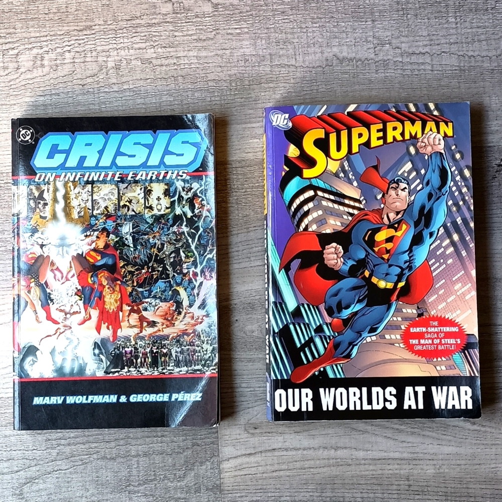 DC comic book bundle superman, crisis on Infinity earths